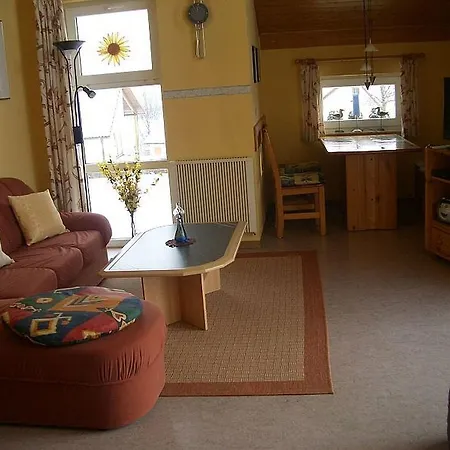 Im Mit Gartenterrasse 別荘